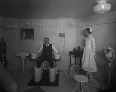 Chateau Laurier Theraputic Dept. Schnee Bath, 1931, Library and Archives Canada
