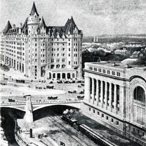 Image of the Chateau Laurier and Union Station in Downtown Ottawa